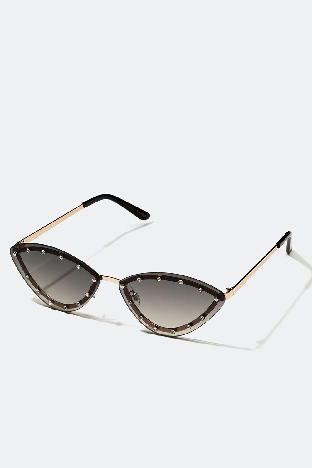 Svarta cat eye solglasögon med glasstenar i gruppen Accessoarer / Solglasögon hos Glitter (176001039000)