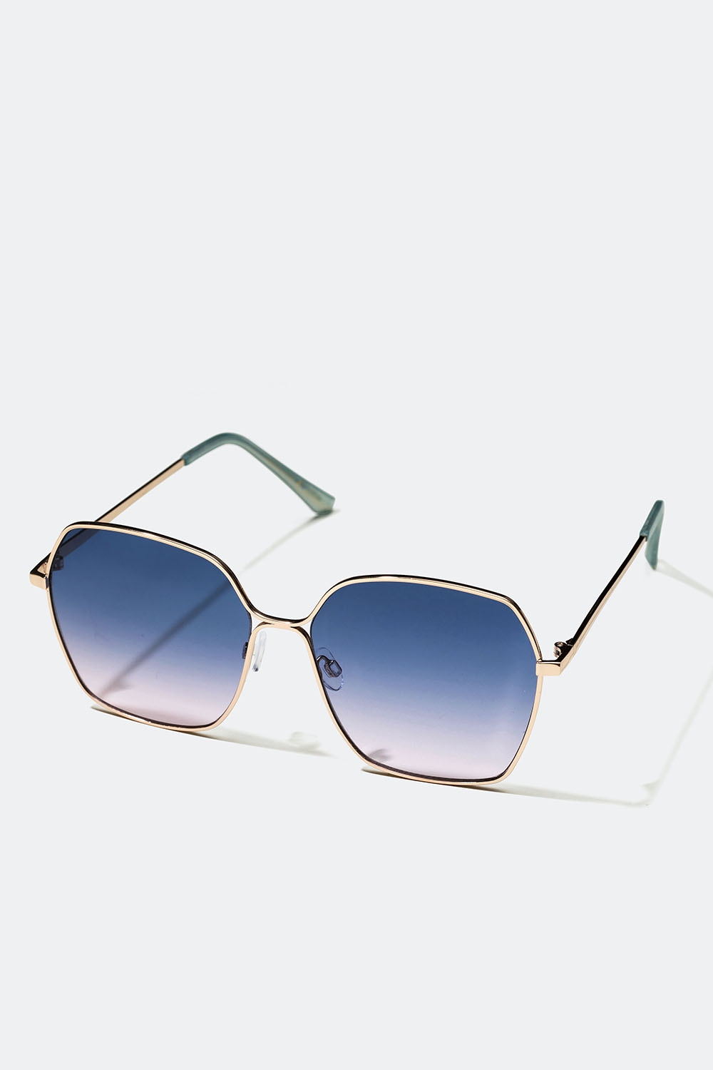 Oversize solglasögon med blåa linser i gruppen Accessoarer / Solglasögon hos Glitter (176001147100)