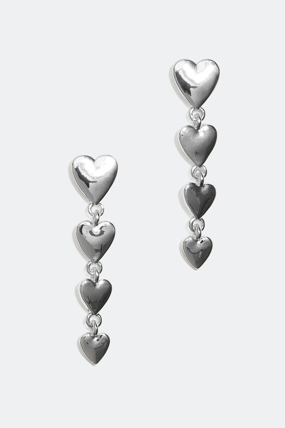 Långa örhängen med släta hjärtan i gruppen Smycken / Örhängen hos Glitter (253004681001)