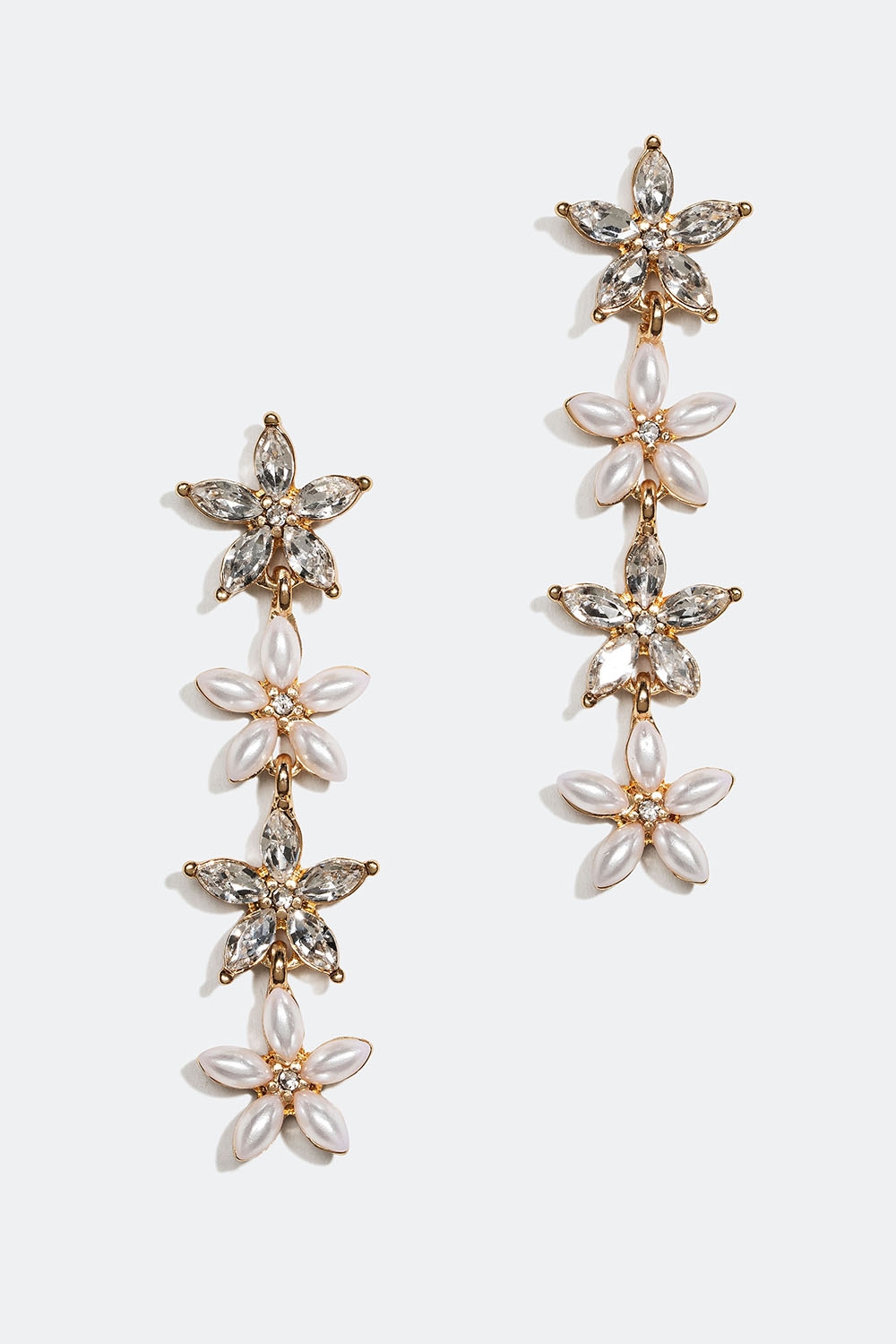 Långa örhängen med blommor i glasstenar och pärlor i gruppen Smycken / Örhängen hos Glitter (253006043102)
