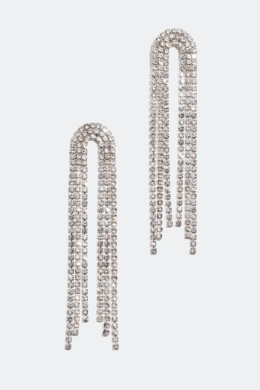 Bågformade strassörhängen med långa länkar i gruppen Smycken / Örhängen / Strass hos Glitter (253006270201)