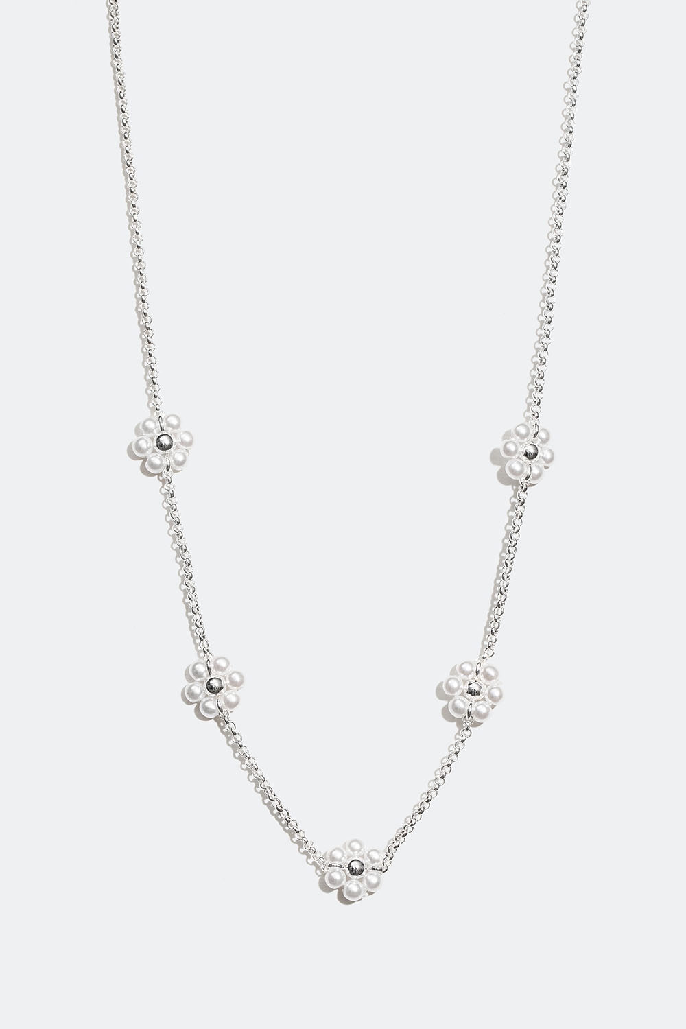 Halsband med vita blommor i gruppen Smycken / Halsband / Halsband med hänge hos Glitter (254001441001)