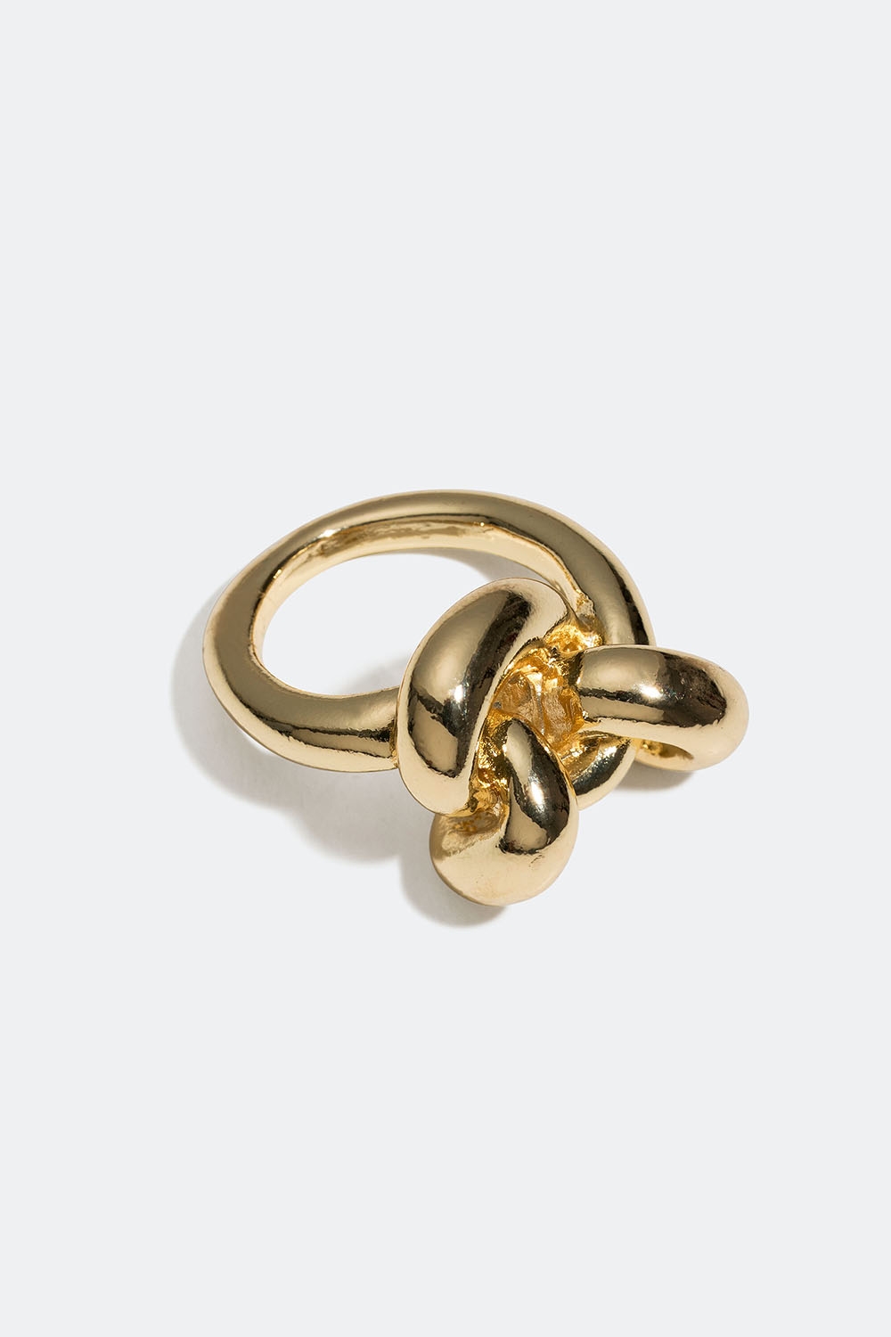Chunky guldfärgad ring med knut i gruppen Smycken / Ringar / Breda hos Glitter (256000852)
