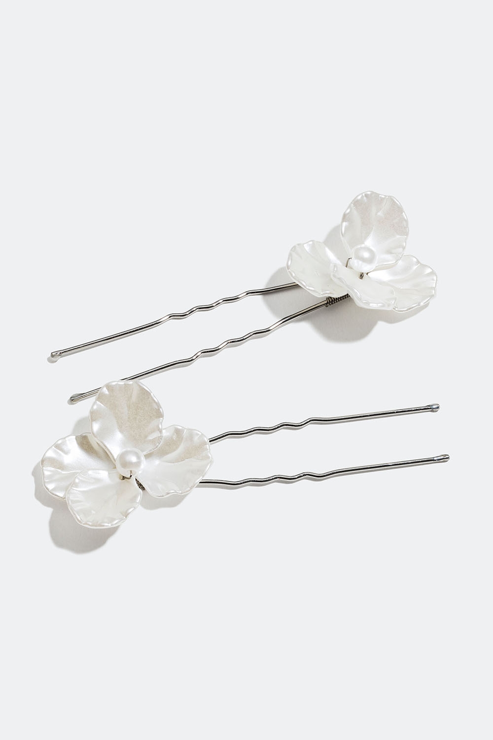 Uppsättningsnålar med vita blommor, 2-pack i gruppen Håraccessoarer / Spännen & klämmor / Hårdekorationer hos Glitter (334000121000)
