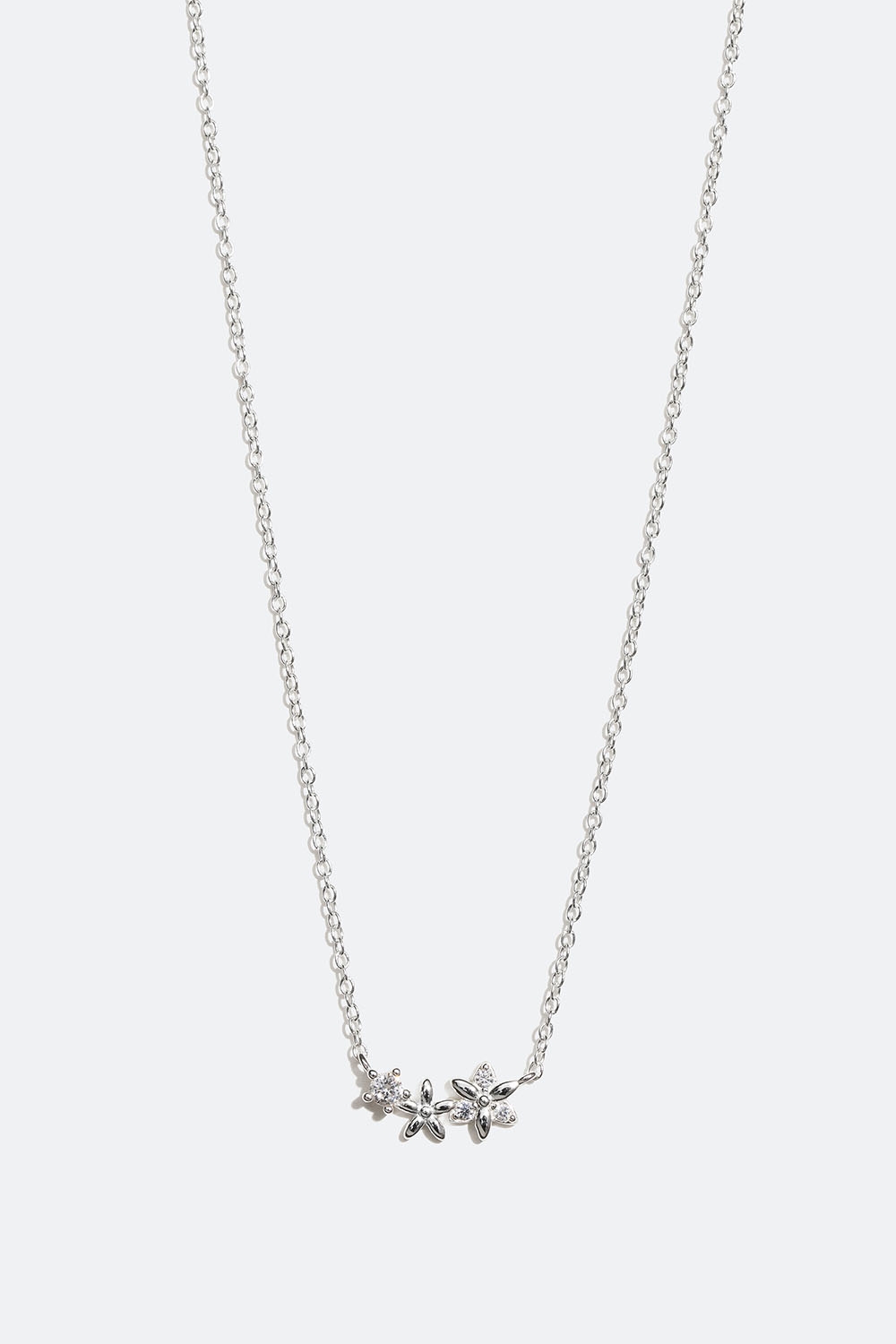 Halsband i äkta silver med blommor och Cubic Zirconia i gruppen Äkta silver / Silverhalsband / Halsband i äkta silver med hänge hos Glitter (554000911001)