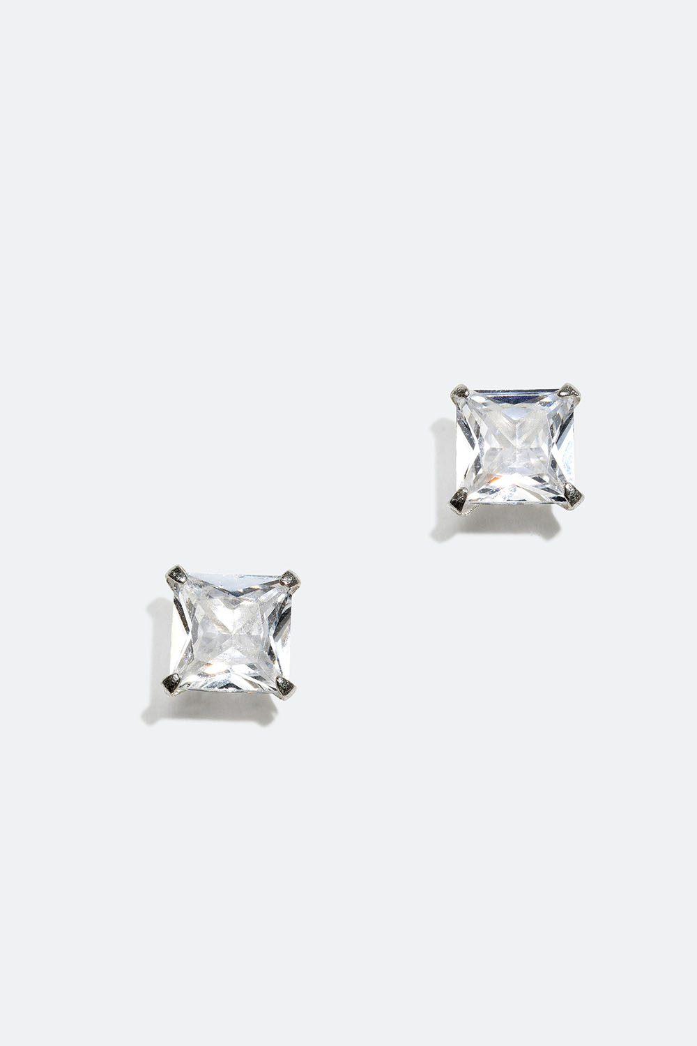 Studs i äkta silver med fyrkantig Cubic Zirconia