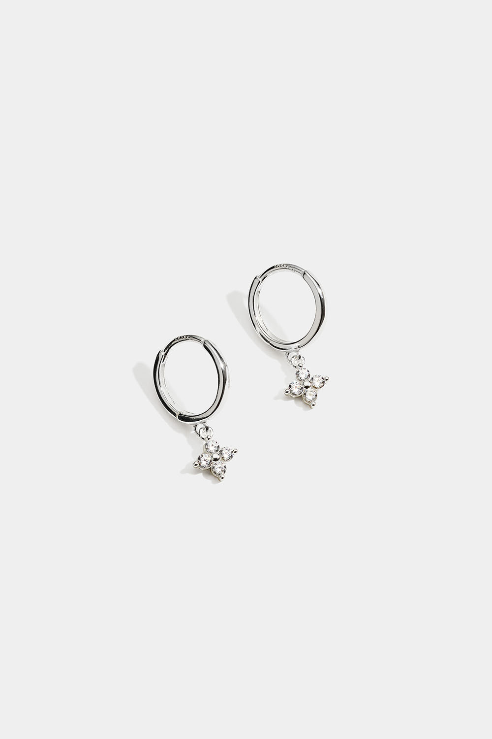 Hoops i äkta silver med Cubic Zirconia-hänge