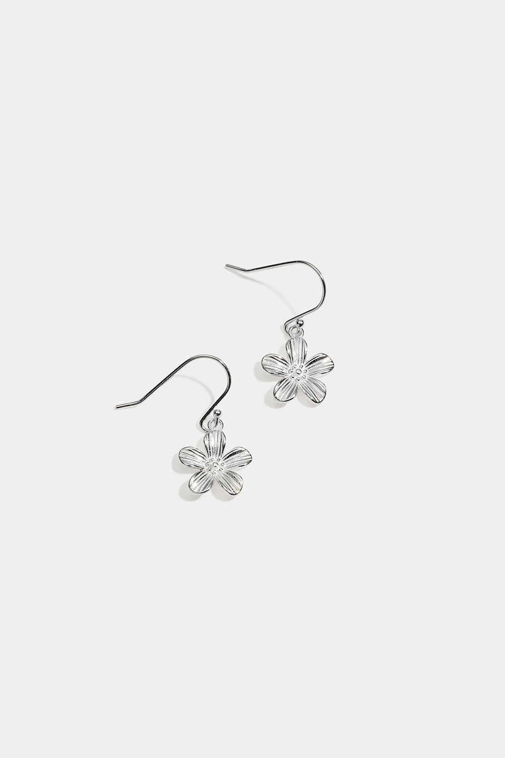 Örhängen i äkta silver med blomhängen