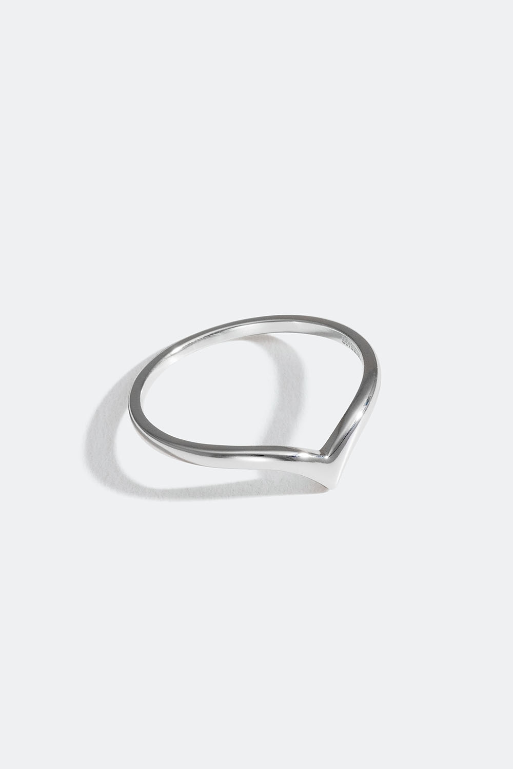 V-formad ring i äkta silver
