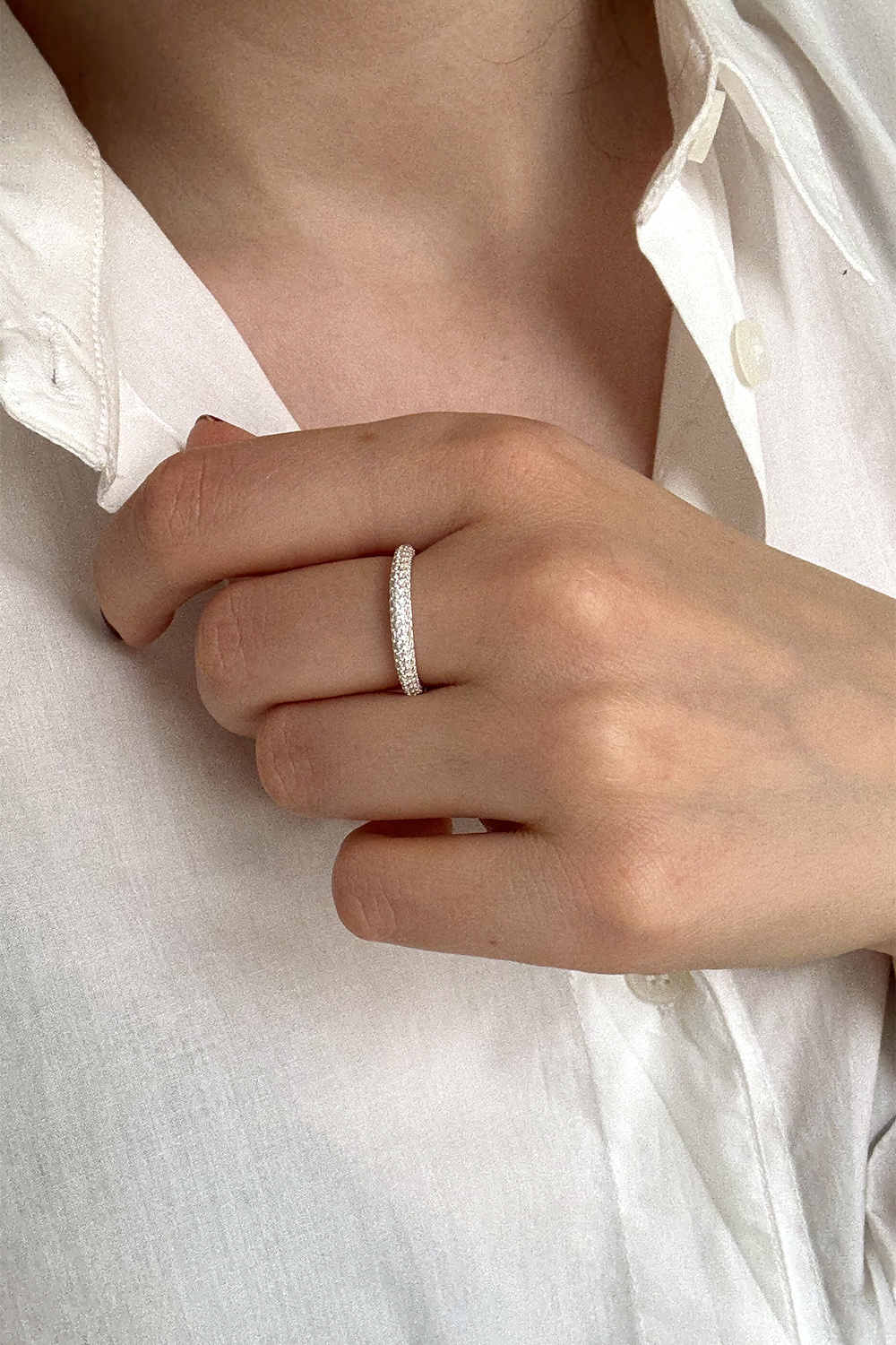 Rundad ring i äkta silver med Cubic Zirconia