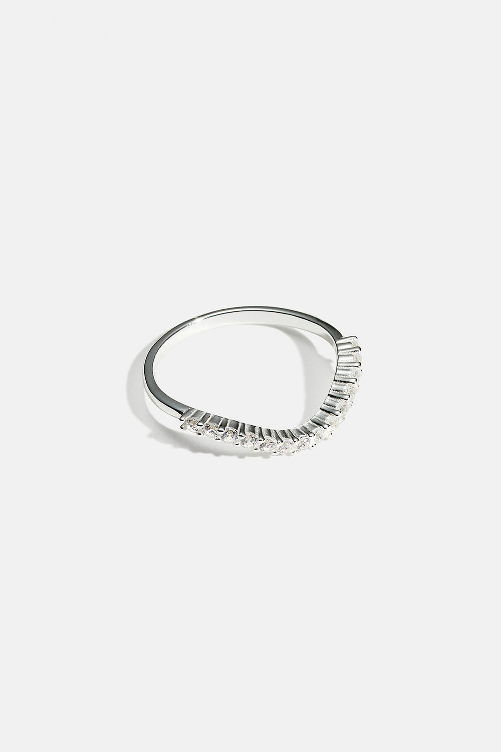 Vågig ring i äkta silver med Cubic Zirconia