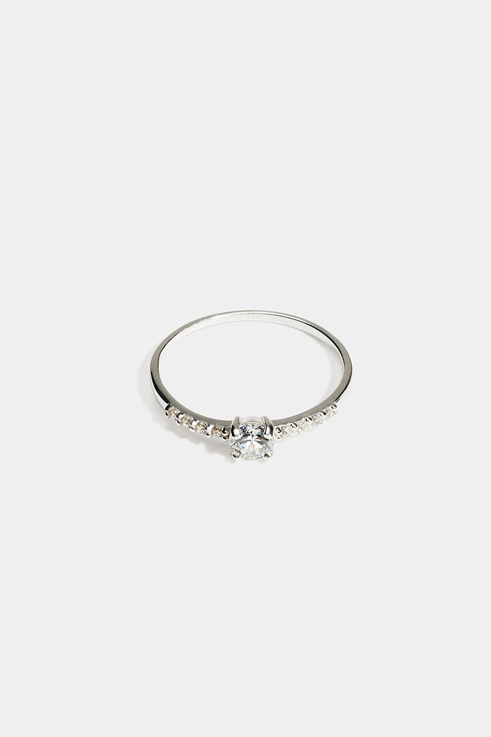 Tunn ringa i äkta silver med Cubic Zirconia stenar